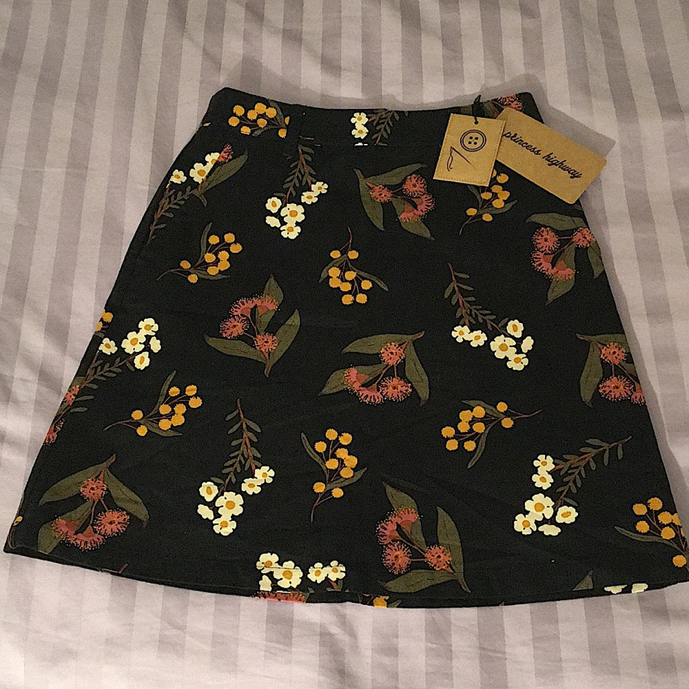 NWT Princess Highway Nelly Native Skirt; Size AU 6